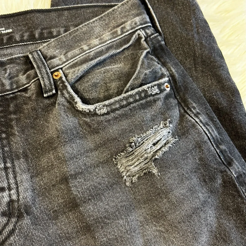 Old Navy High-Rise Slouchy Taper‎ Jeans Womens 10 Washed Black Distressed Denim